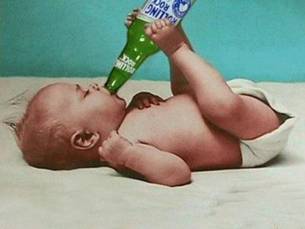 funny-pictures-does-your-baby-drink-beer-8Kr.jpg